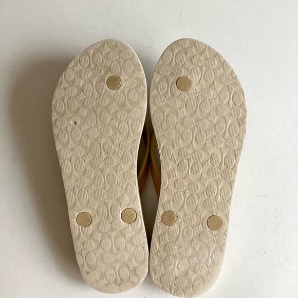 Coach Beige Black Signature Logo Rubber Flip Flops size 6 - Picture 9 of 12